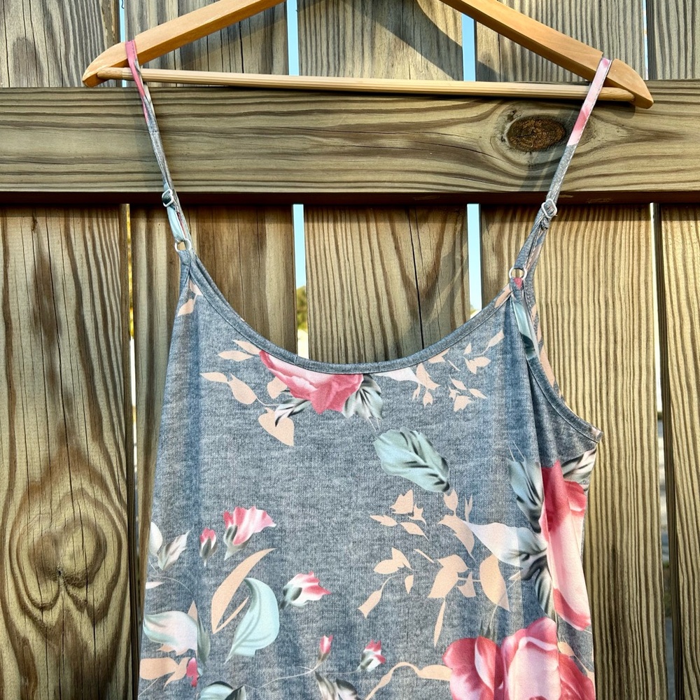 GRAY FLORAL JUMPSUIT Stretch Romper Sz. Medium Pockets